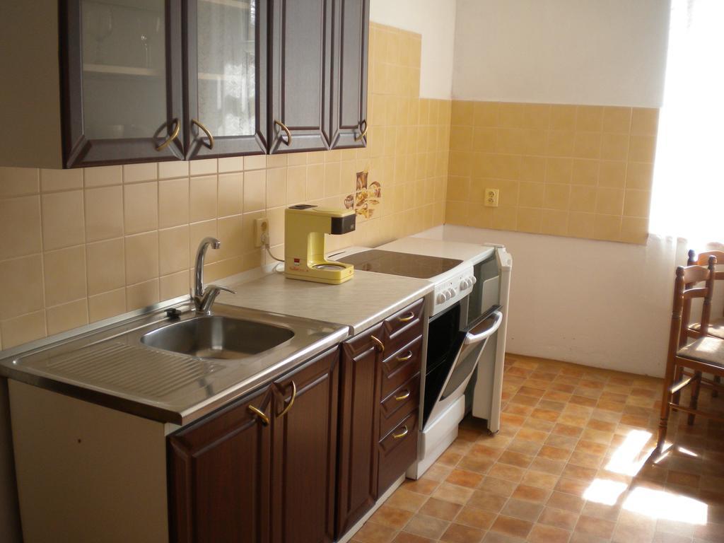 Restaurace Na Krizovatce Apartment Bozanov ห้อง รูปภาพ