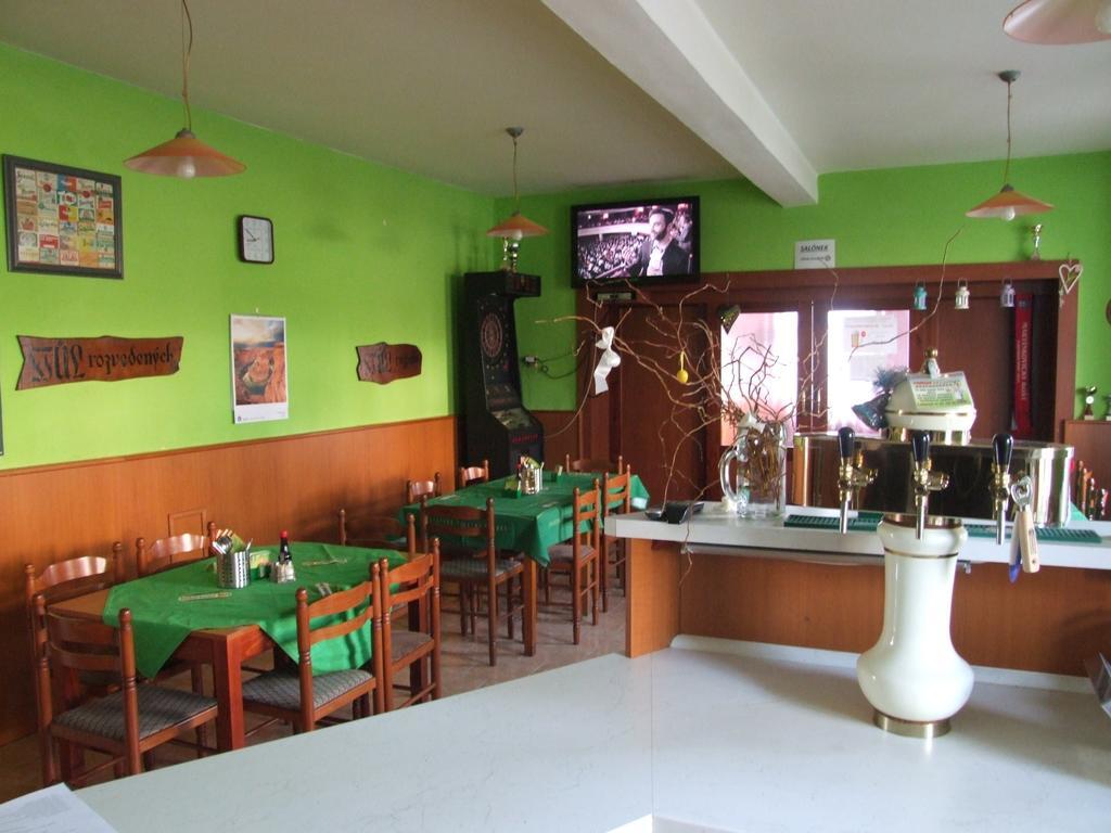Restaurace Na Krizovatce Apartment Bozanov ห้อง รูปภาพ