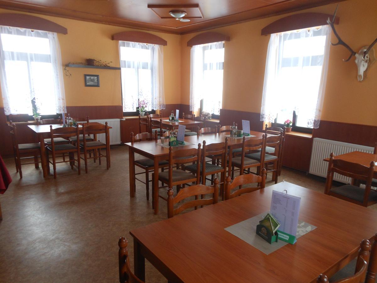 Restaurace Na Krizovatce Apartment Bozanov ภายนอก รูปภาพ